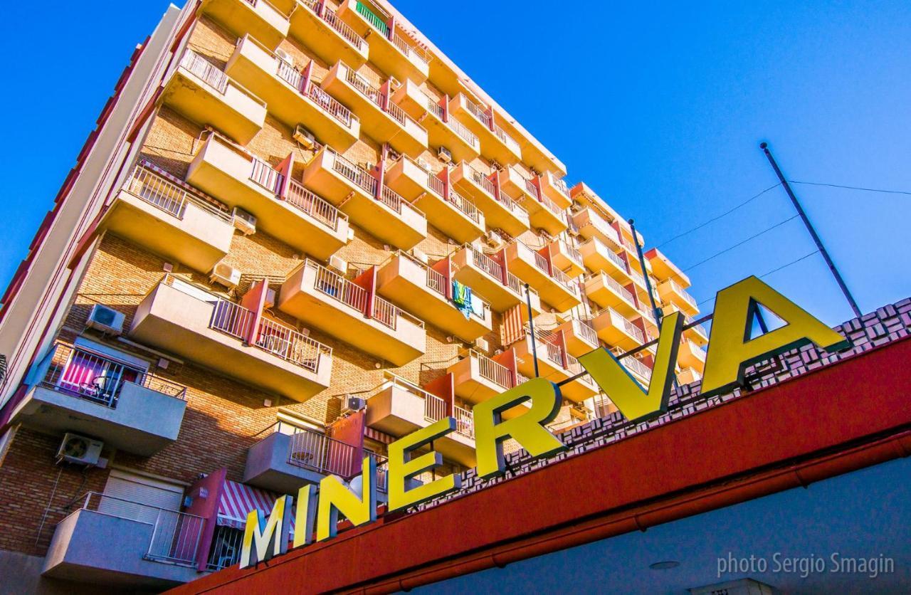 137 Minerva Apartamentos - Vista Al Mar - Piscina Y Playa - Cercano A Tren, Restaurantes Y Tiendas Benalmadena Bagian luar foto
