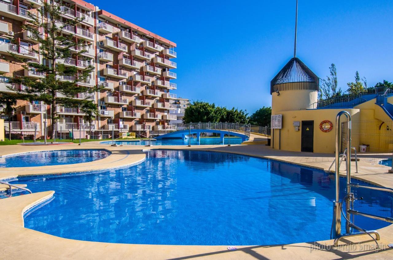 137 Minerva Apartamentos - Vista Al Mar - Piscina Y Playa - Cercano A Tren, Restaurantes Y Tiendas Benalmadena Bagian luar foto